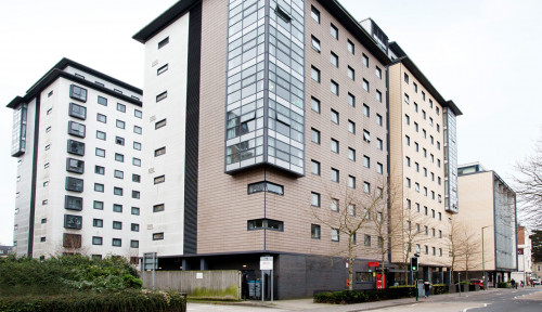 بيوربيك هاوس